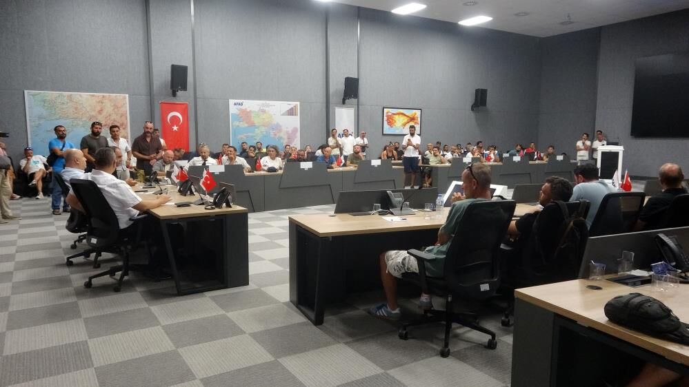 Ölüdenizli Yamaç Paraşütü Pilotları Taleplerini Valiliğe İletti (2)