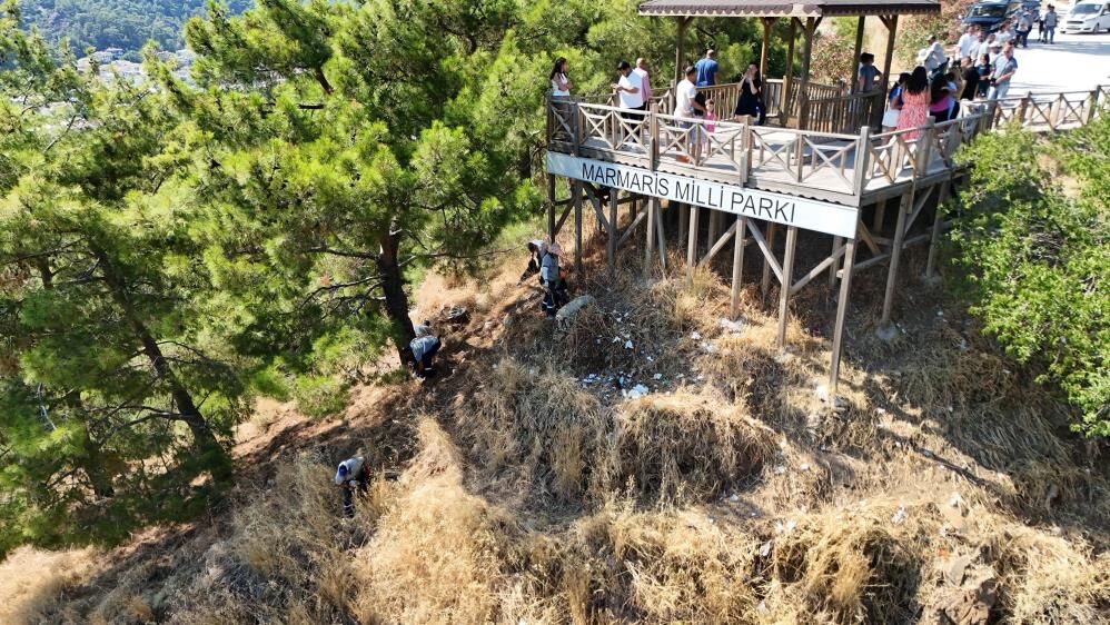 Marmaris’in Seyir Noktasında Çöp Alarmı (3)