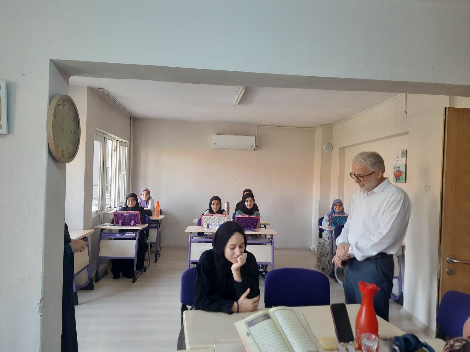 Mugla Muftusu Rustem Can Kuran Kurslarini Ziyaret Etti.jpg1