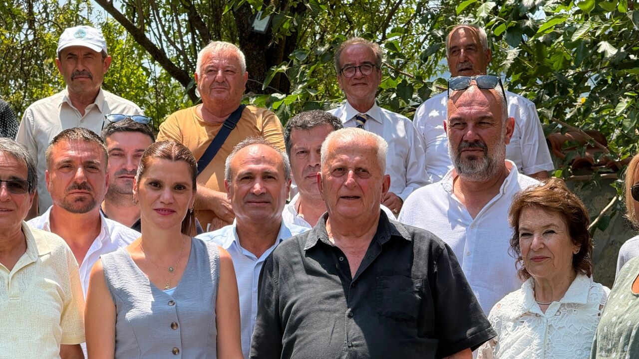 Rifat Serdaroglu Bizim Ne Kiralik Ne De Satilik Vatanimiz Var.jpg4