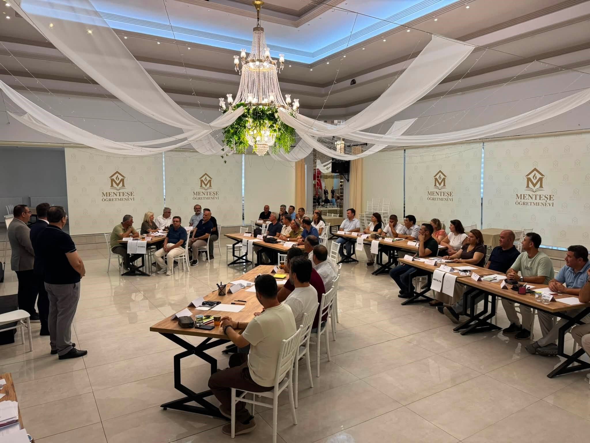 Menteşe’de Okul Müdürlerine Etkili Okul Yönetimi Semineri (1)