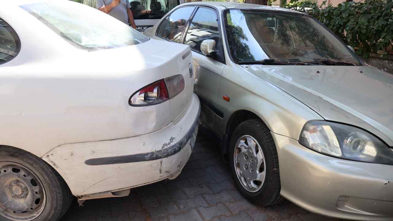 Menteşe’de Sokak Ortasında Duran Aracın Gizemi Sonradan Çözüldü (5)