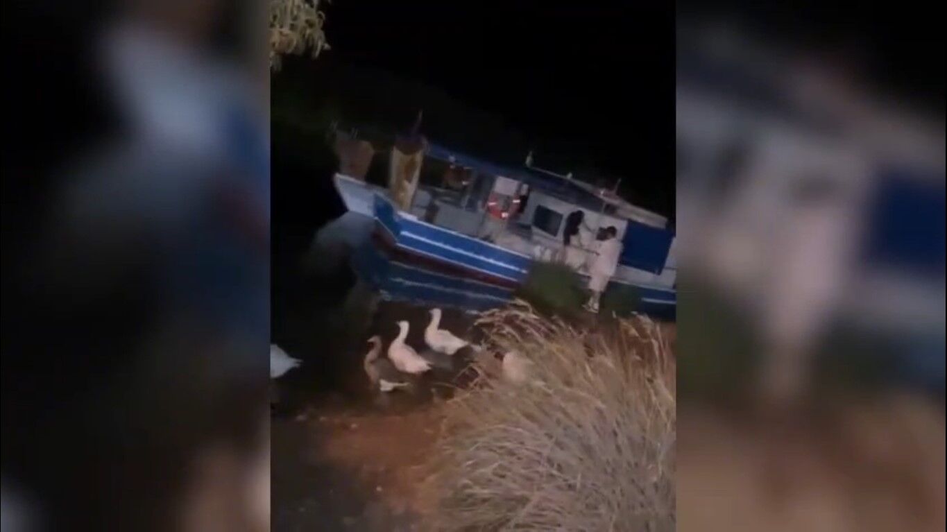 Akyaka Azmak Nehri’nde Balıkçı Tekneleriyle Kaçakçılık (2)