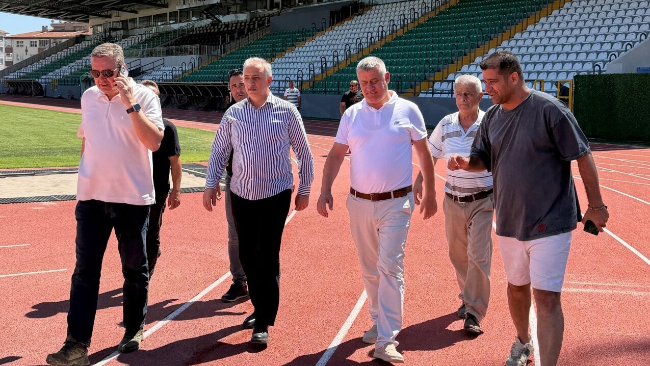 Kadem Mete Acikladi Muglaspor Ataturk Stadyumuna Donuyor2