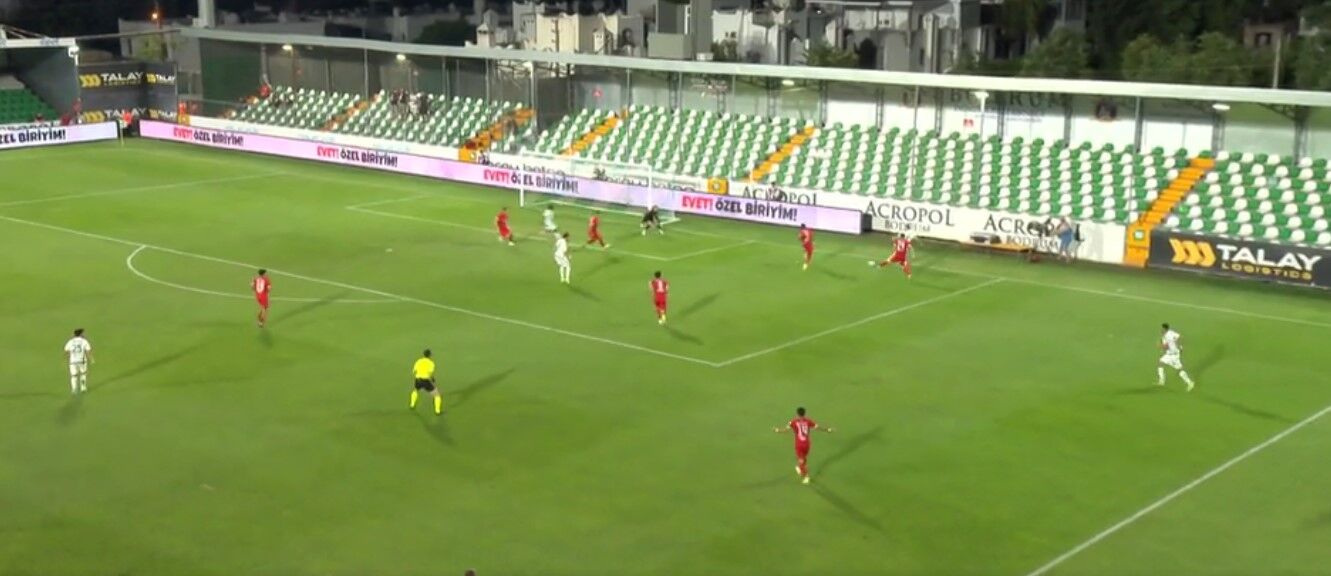 Muğlaspor Boluspor Maçında Tribünleri Şaşırtan Reklam Hamlesi (1)
