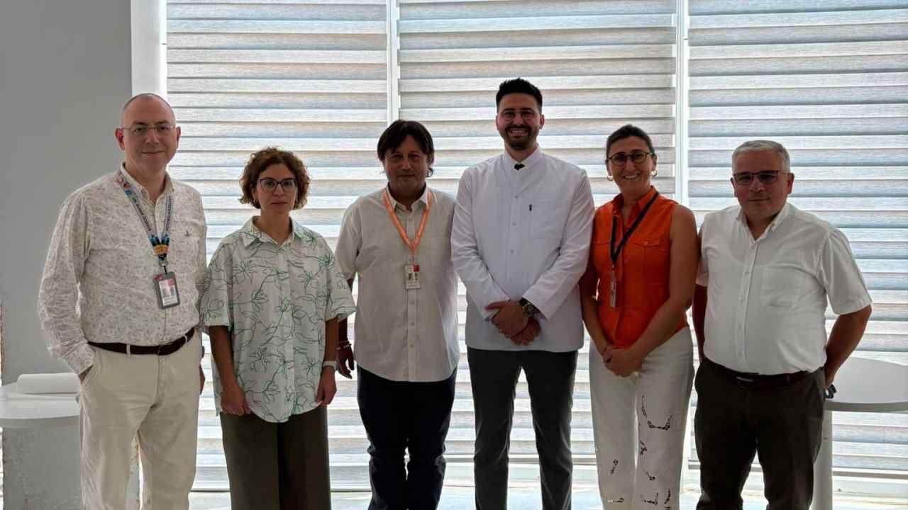 Doktor Ramazan Erkoç, İç Hastalıklarının 47. Uzmanı Oldu (1)
