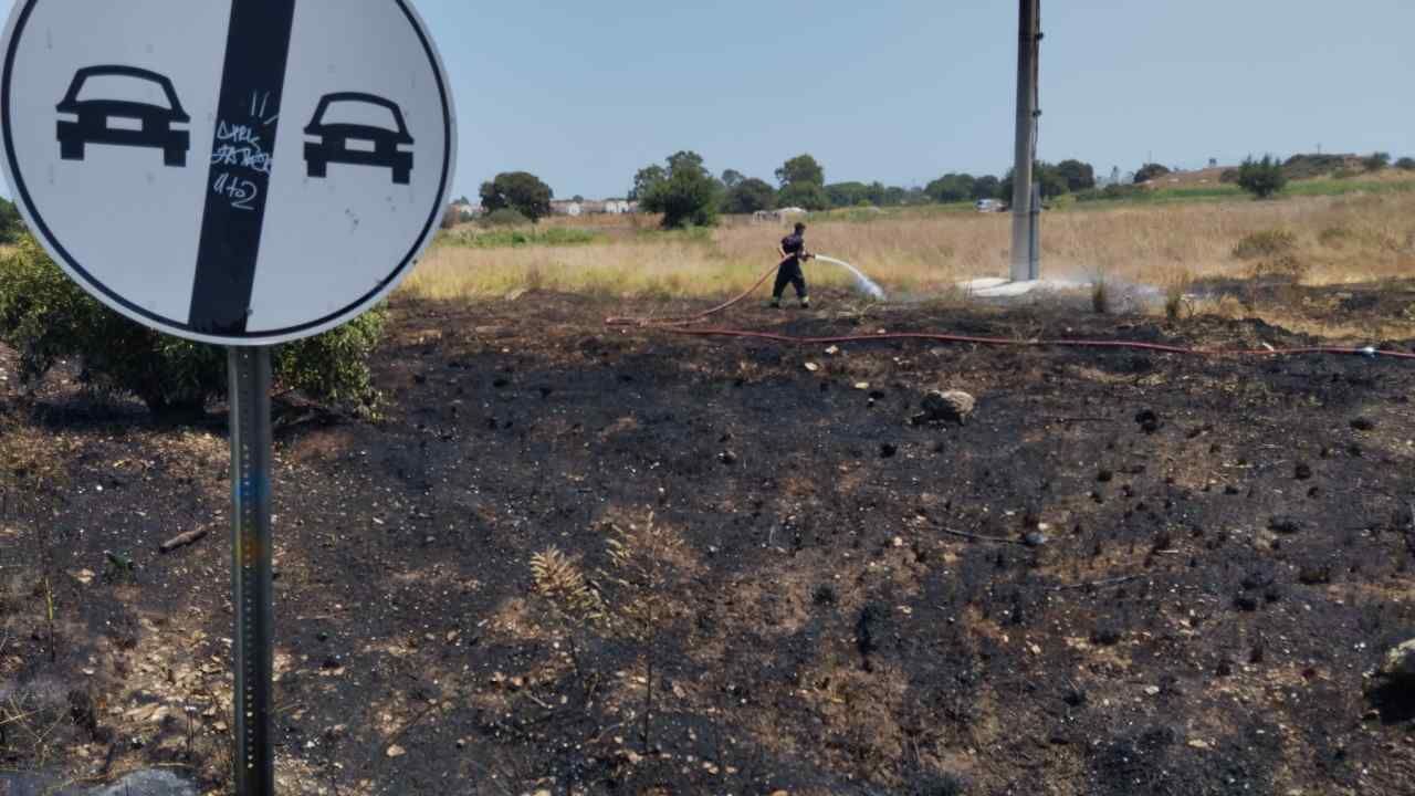 Datça'da Kuru Ot Yangını Büyümeden Söndürüldü (2)