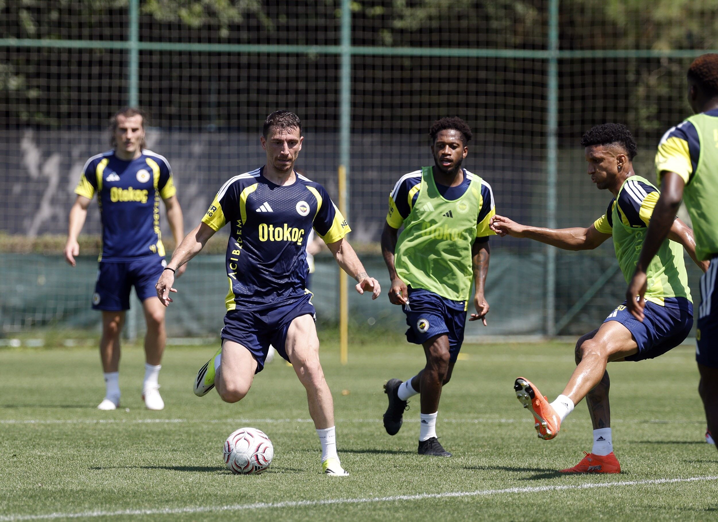 Fenerbahceye Mac Oncesi Kotu Haber 3 Futbolcu Yok (2)