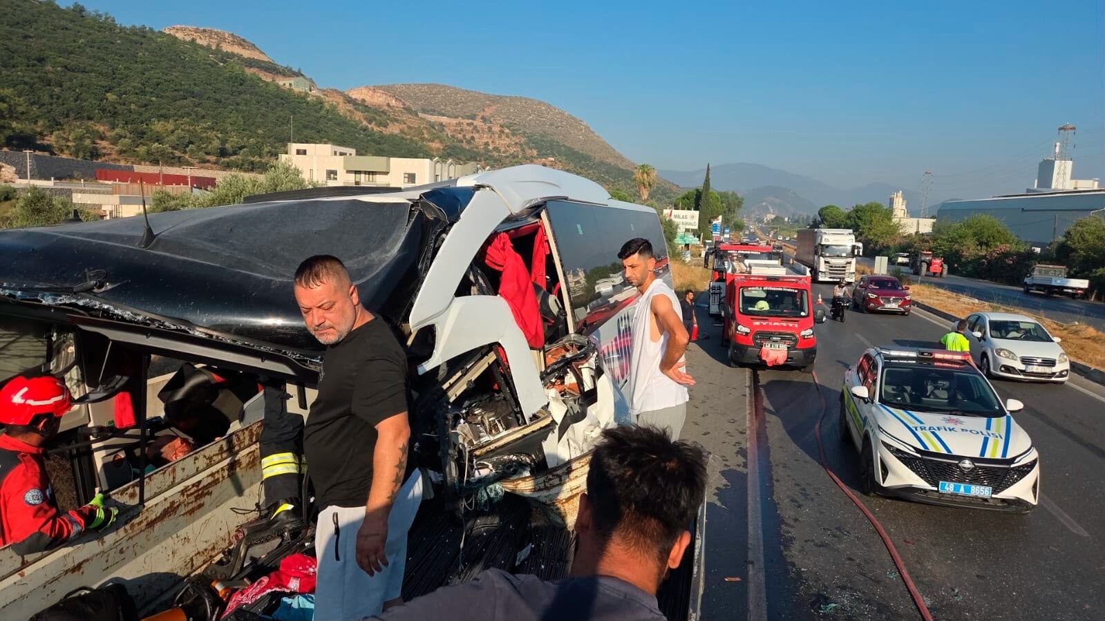 Milas’ta Otobüs Kazasında Ölenlerin Kimlikleri Belli Oldu (2)
