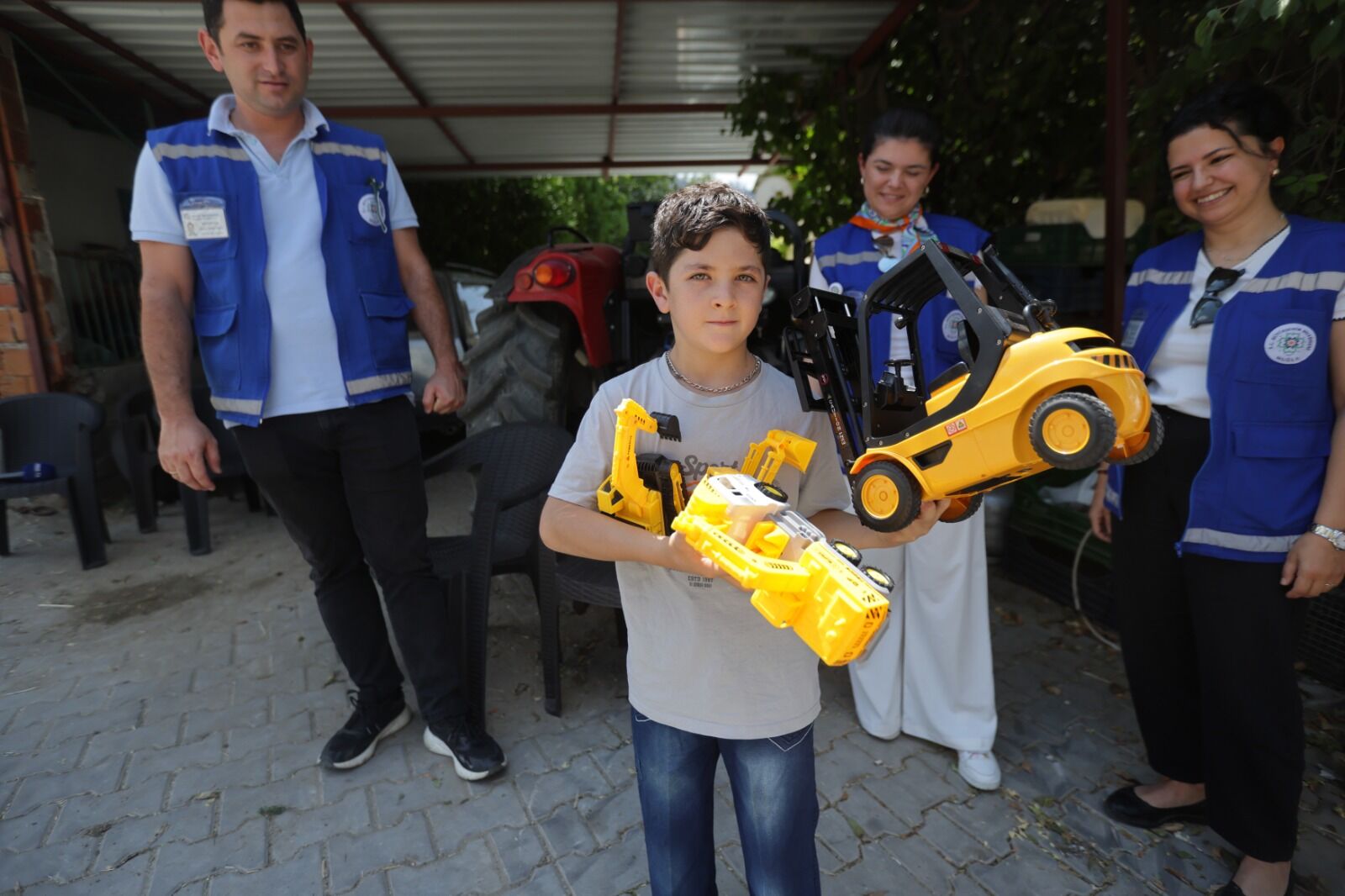 Seydikemer Yangınında Bisikleti Yanan Umut’un Yüzü Güldü (3)