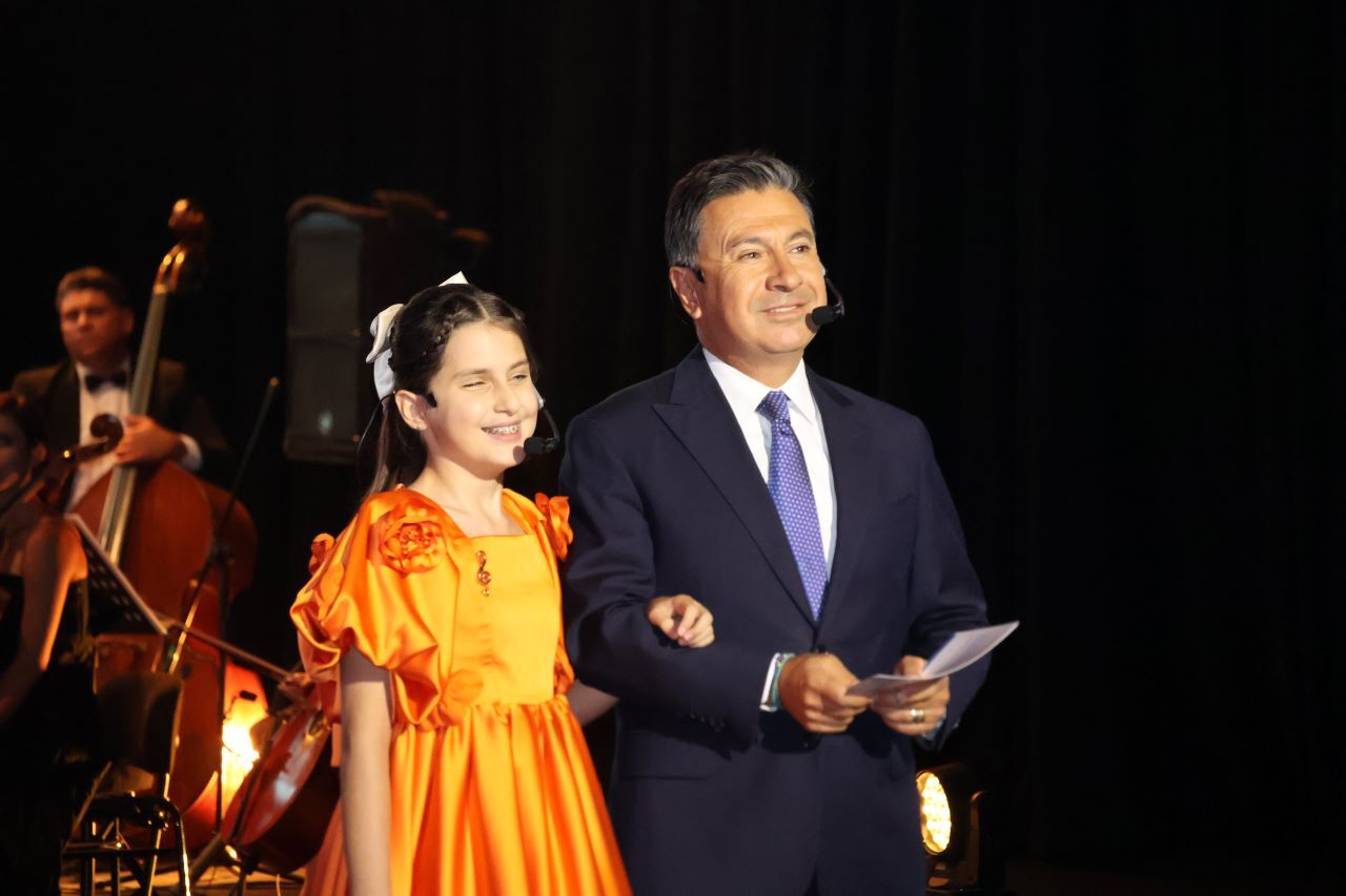 12 Yaşındaki İpek Nisa Muğla’yı Büyüledi İlk Konserinde Unutulmaz Gece (2)