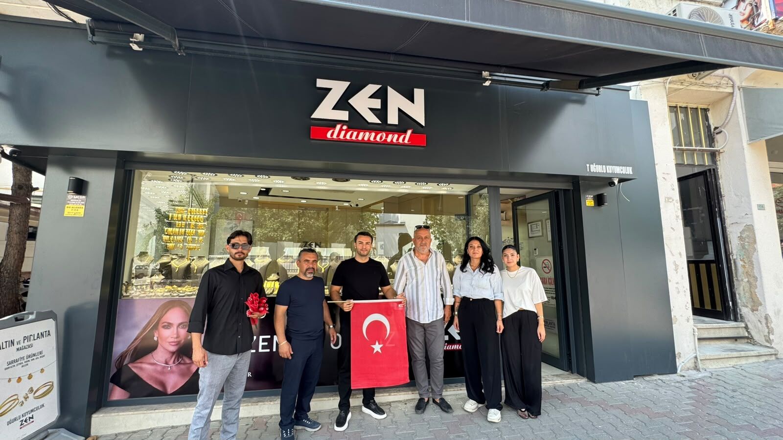 Mhp Menteşe “Bayrağımıza Sahip Çıkıyoruz” Diyerek Esnafı Gezdi (3)