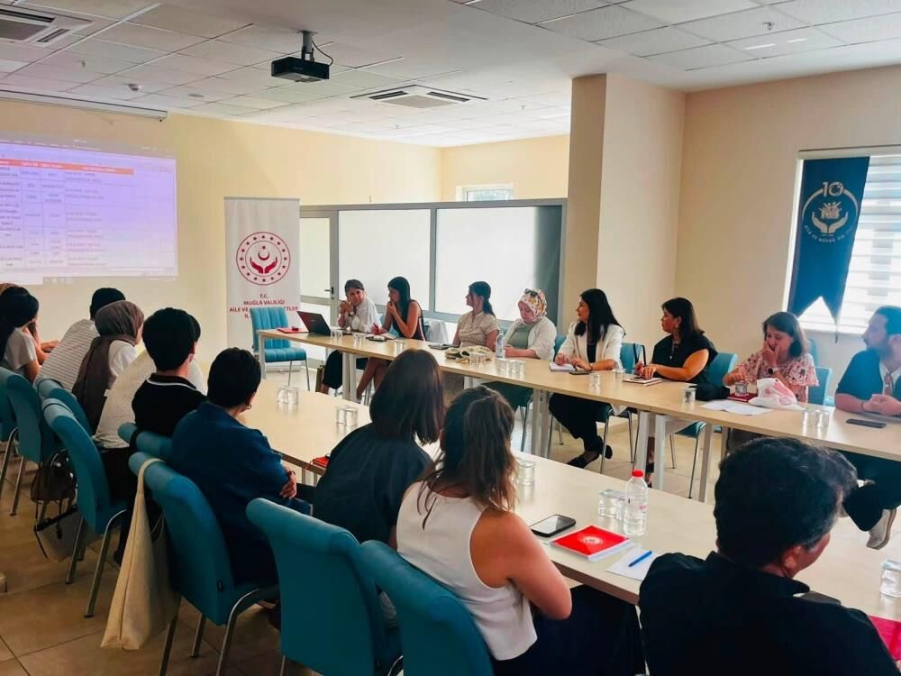 Muğla’da Aile Eğitim Programı Çalışmaları Değerlendirildi (2)