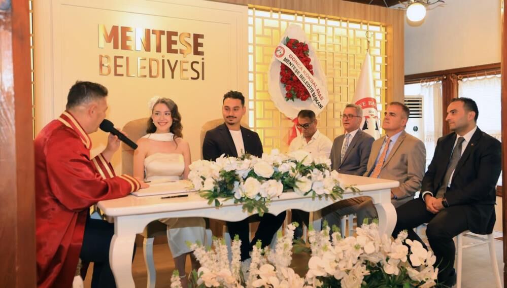 Vali Akbıyık Şehit Ailesini Mutlu Gününde Yalnız Bırakmadı (3)