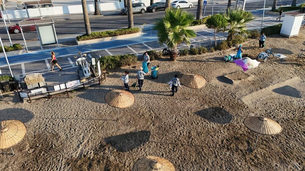 Marmaris Sahilleri Güne Temizlikle Başlıyor (4)