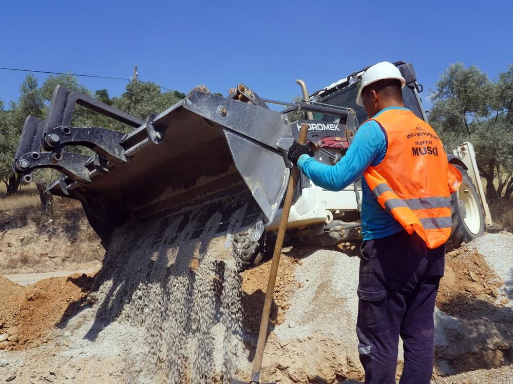 Yatağan’da 2,5 Kilometrelik İçme Suyu Hattı Yenileniyor (3)