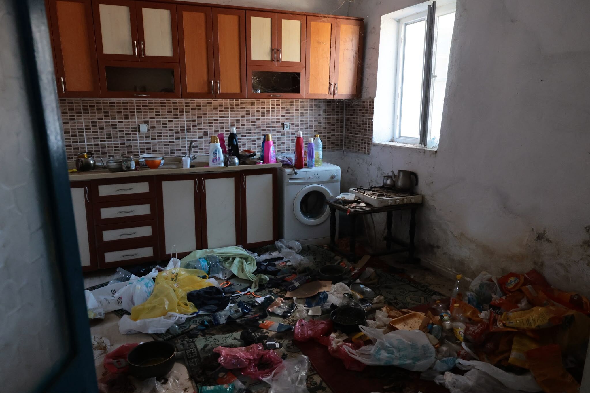 Menteşe’de Imam Izne Çıktı, Dönmedi Evinden Tonlarca Çöp Çıktı (2)