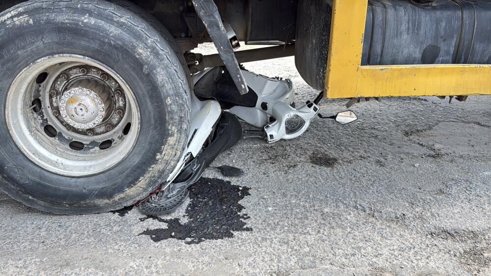Menteşe’de Vinçle Çarpışan Motosiklet Parçalandı (1)