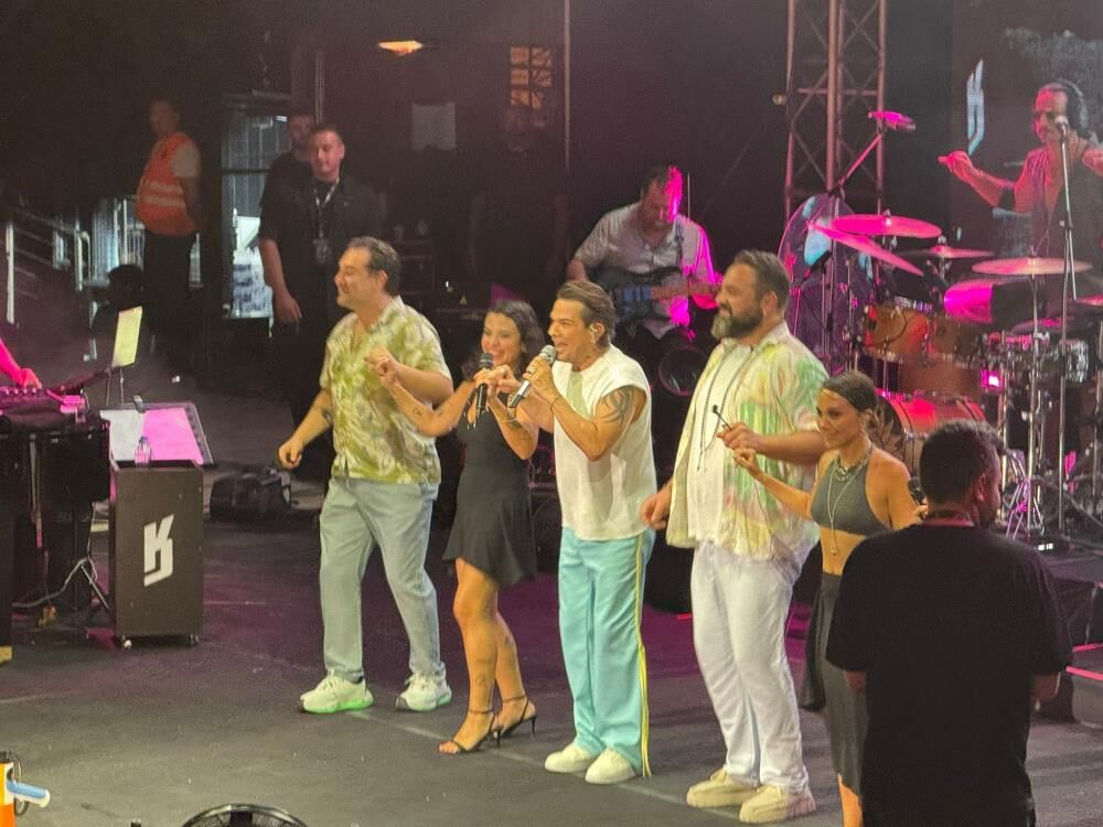 Kenan Doğulu Marmaris’i Salladı Yapay Kar Altında Unutulmaz Konser (3)