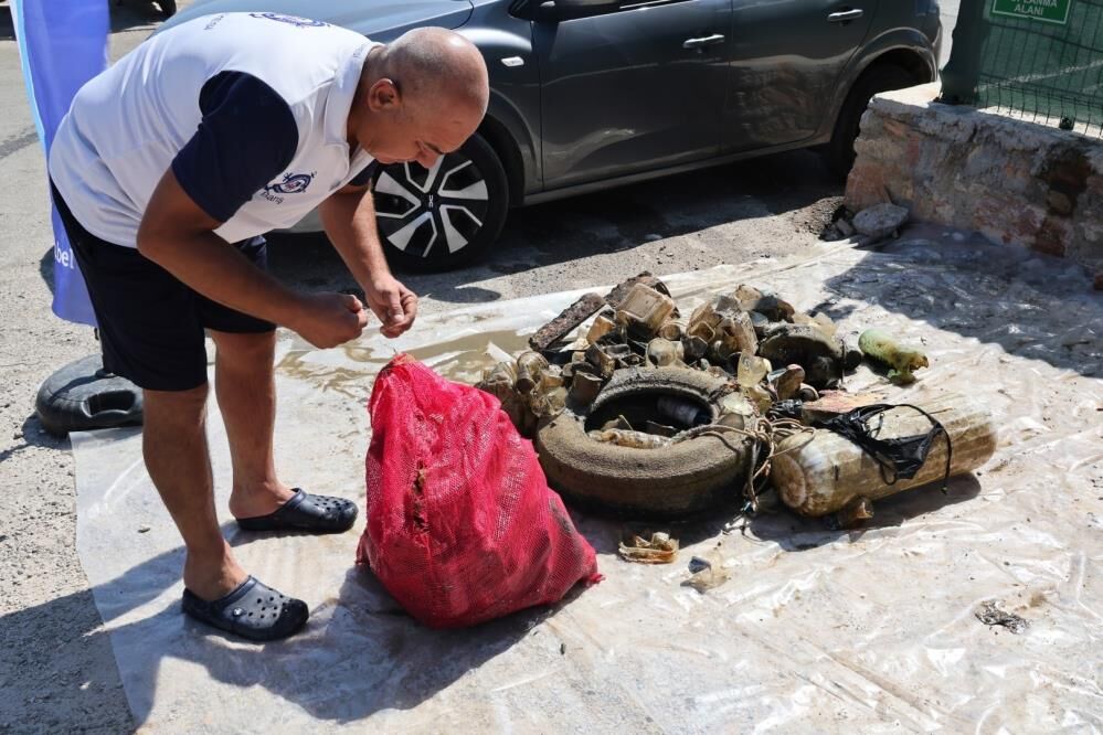 Bodrum’da Denizden 75 Kilogram Atık Çıkarıldı (3)