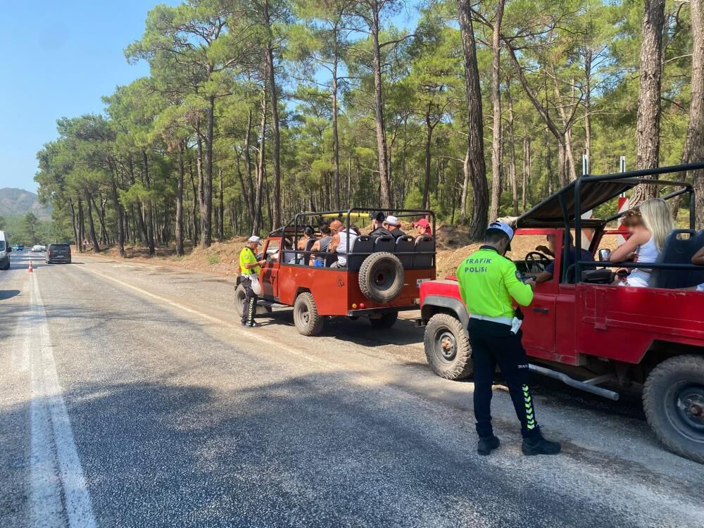 Marmaris’te Cip Safari Araçlarına Sıkı Denetim (2)