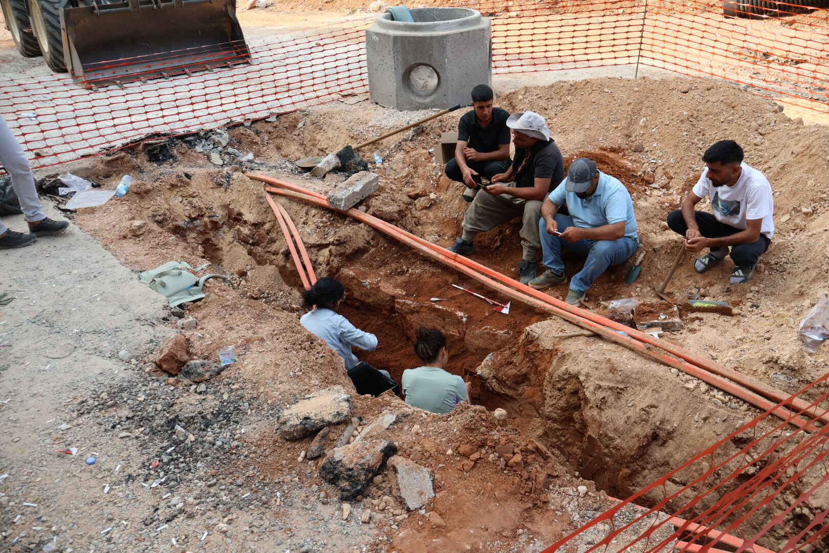 Muğla’da Altyapı Kazısında Sanduka Tipi Mezar Bulundu (1)