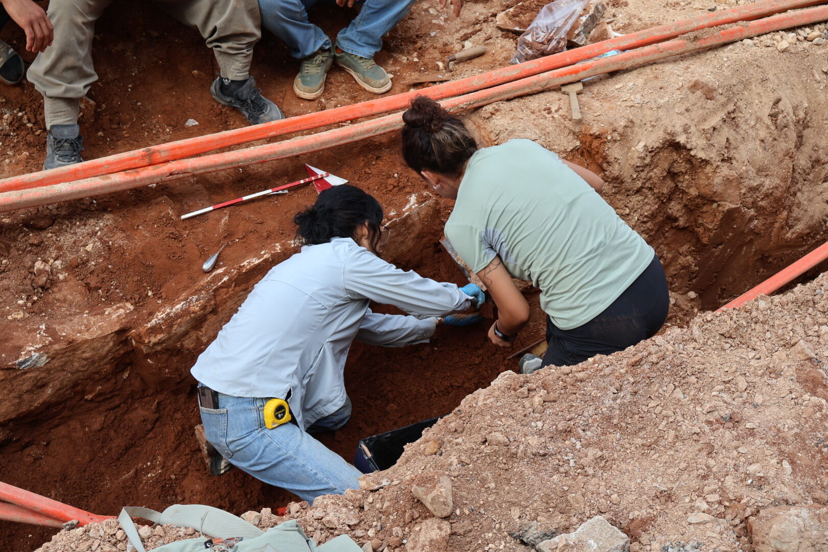 Muğla’da Altyapı Kazısında Sanduka Tipi Mezar Bulundu (3)