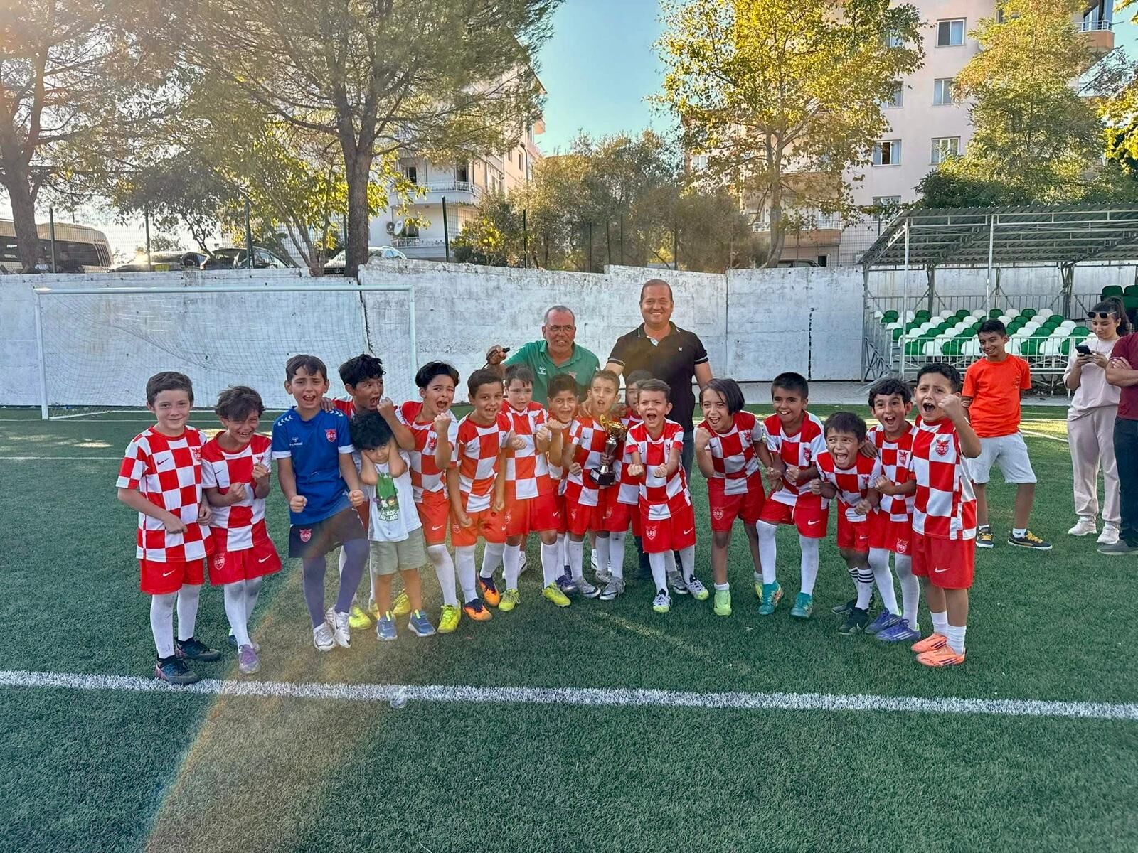 Düğerek Güneşspor 12 Takım Arasından Şampiyon Çıktı1