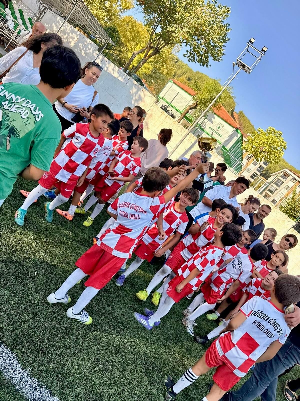 Düğerek Güneşspor 12 Takım Arasından Şampiyon Çıktı2