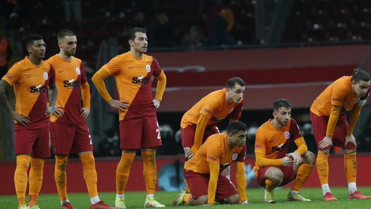 Galatasaray'ın kabusu oldu: Son 60 yılın en çökük savunma hattı