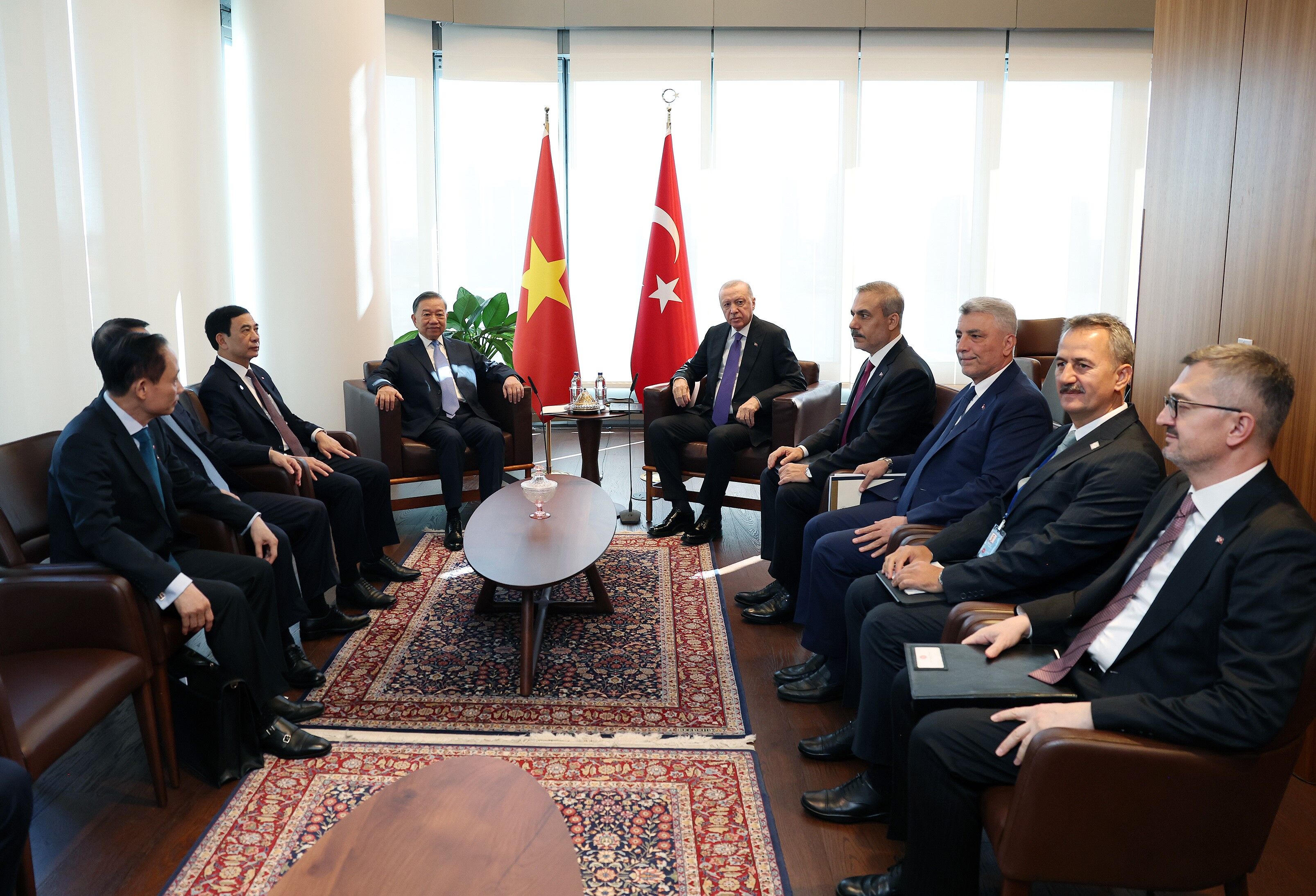 Erdoğan, Vietnam Devlet Başkanı Lam ile görüştü