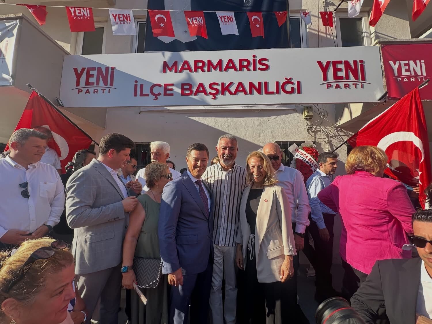 Acar Ünlü 15 meclis üyesiyle YENİ Parti’ye katıldı