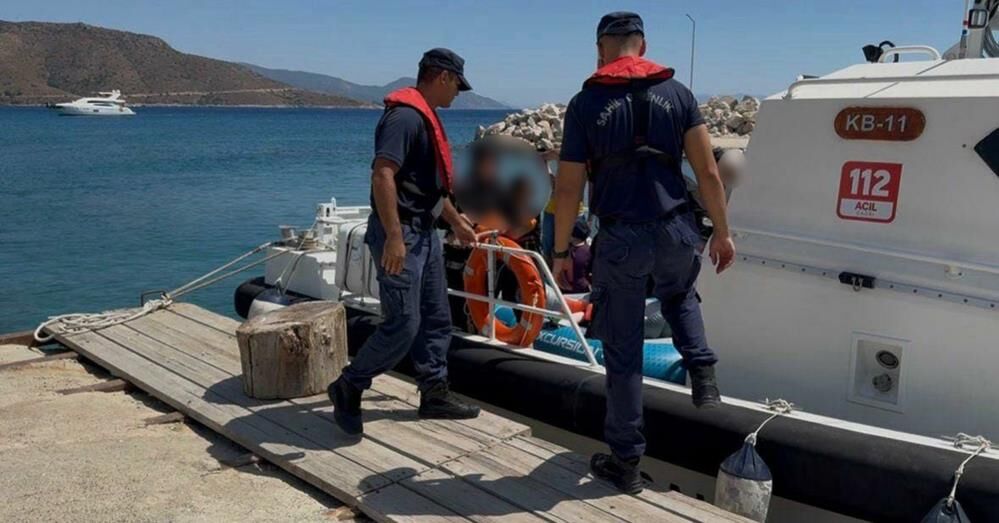 Datça Açıklarında Iki Kurtarma Operasyonu 13 Kişi Kurtarıldı (2)