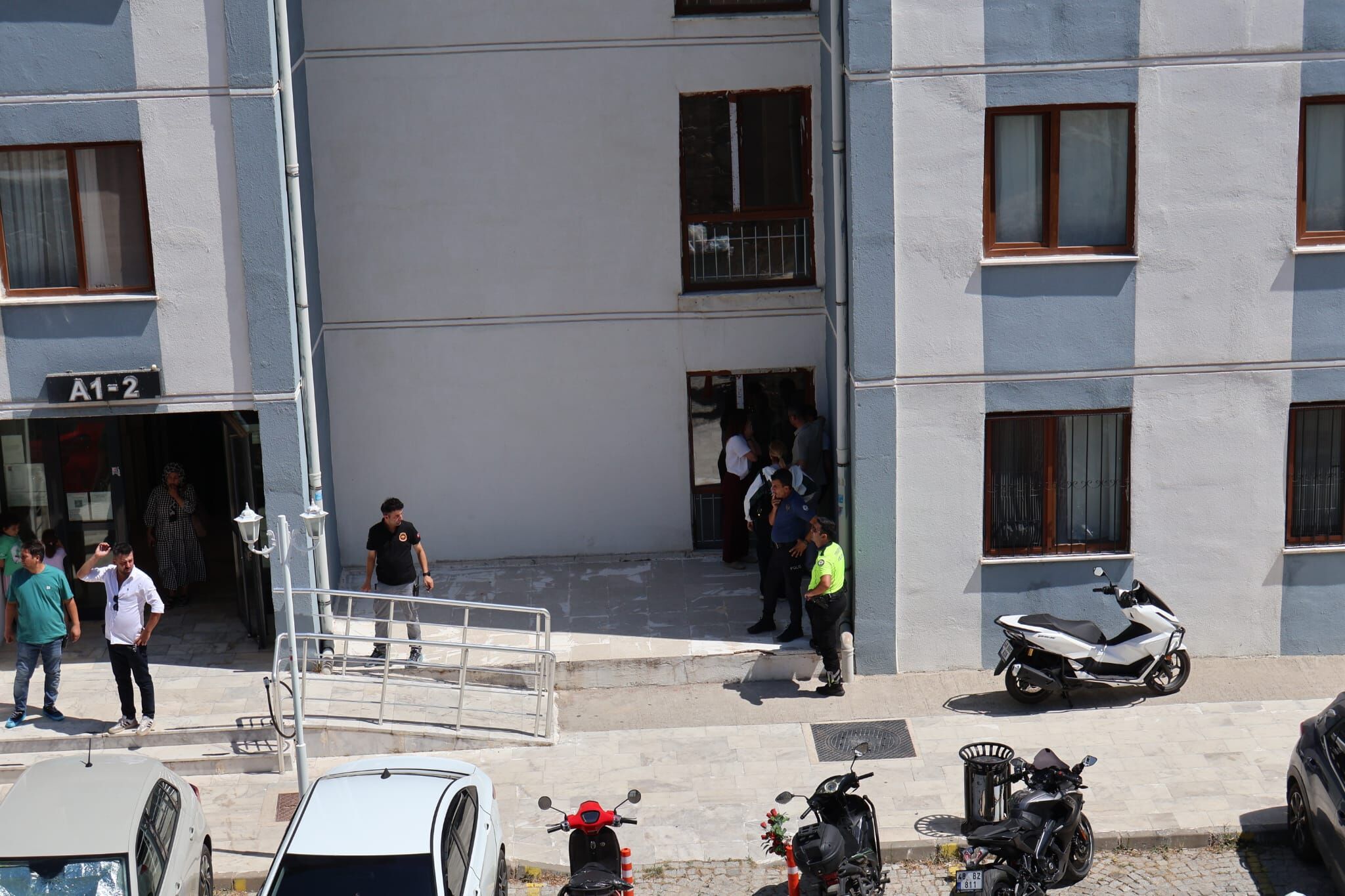 Menteşe’de Iki Kişi Silahla Vurulmuş Halde Bulundu (3)
