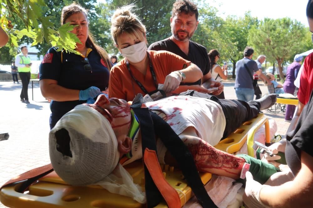Fethiye Devlet Hastanesi’nde Gerçeğini Aratmayan Deprem Tatbikatı (1)