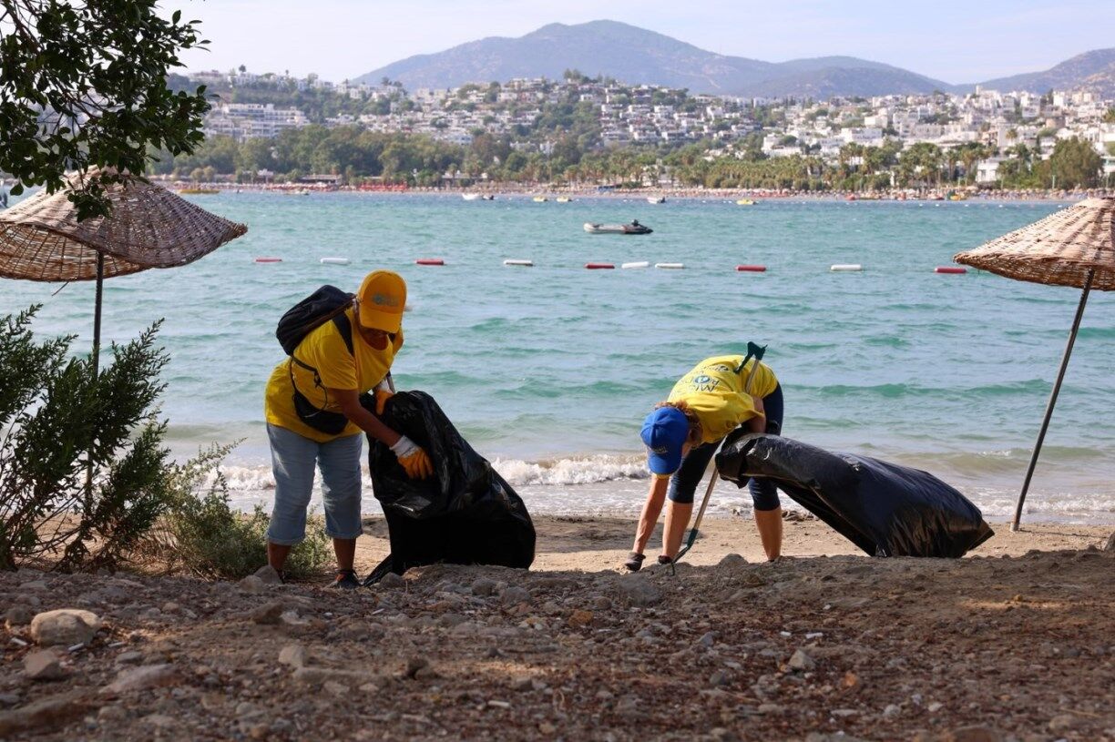 Gümbet Sahili’nden Yarım Tona Yakın Atık Toplandı (4)