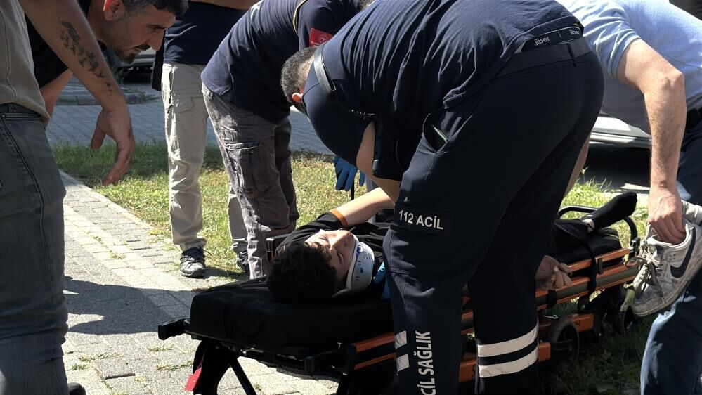 Menteşe’de Motosiklet Otomobile Çarptı, Sürücü Yaralandı (1)