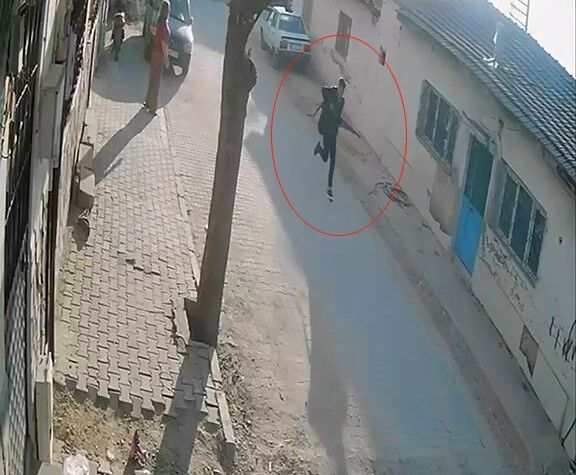 Okul Önünde Silah Sesleri Yükseldi, 2 Öğrenci Ağır Yaralı (2)