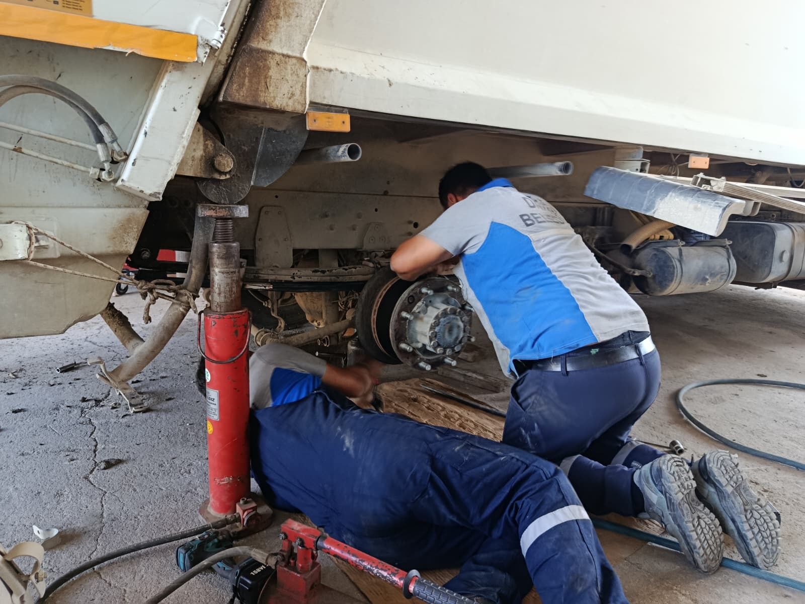 Datça Belediyesi Araç Bakımını Kendi Atölyesinde Yapıyor (2)