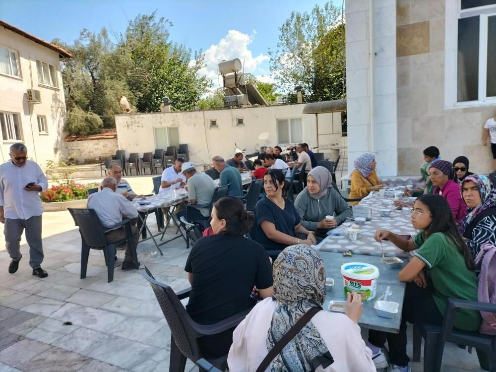 Toparlar’da 26 Yıllık Aşure Geleneği Devam Etti (3)