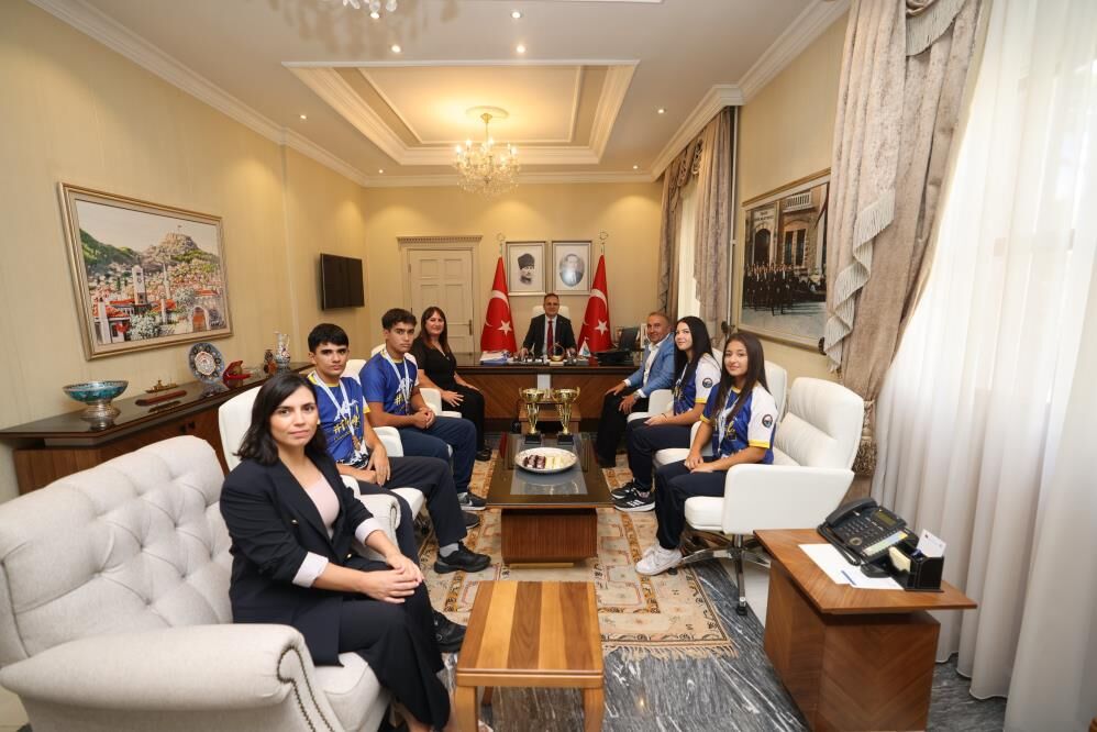Rafting Şampiyonlarından Vali Akbıyık’a Ziyaret (2)