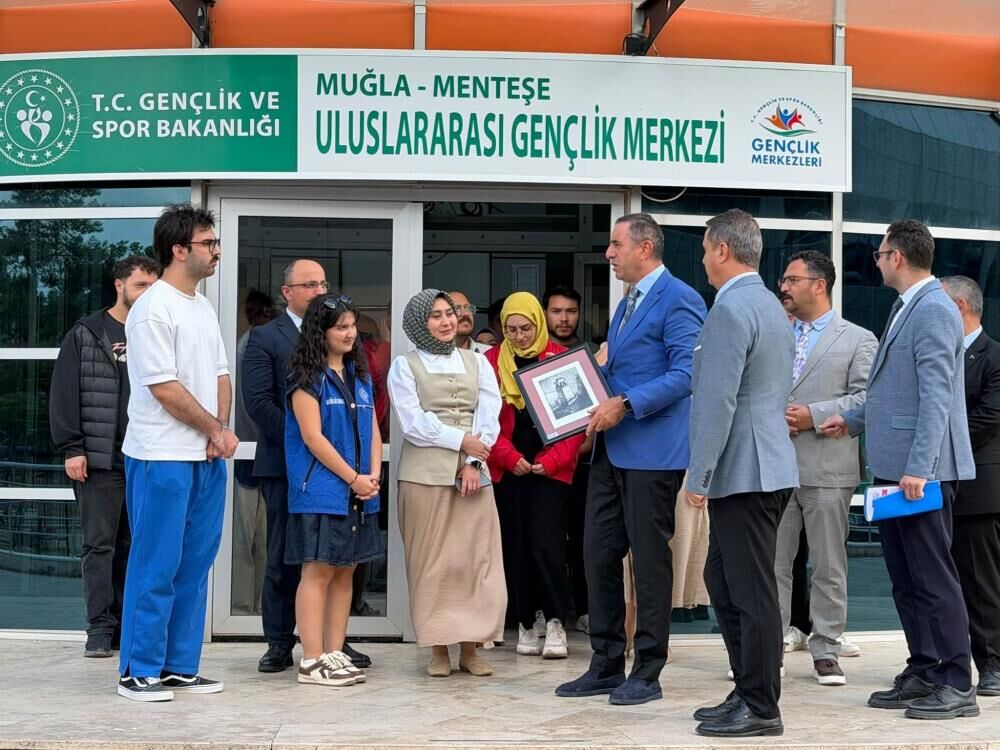 Vali Yardımcısı Cehveroğlu Gençlik Merkezini Ziyaret Etti (1)