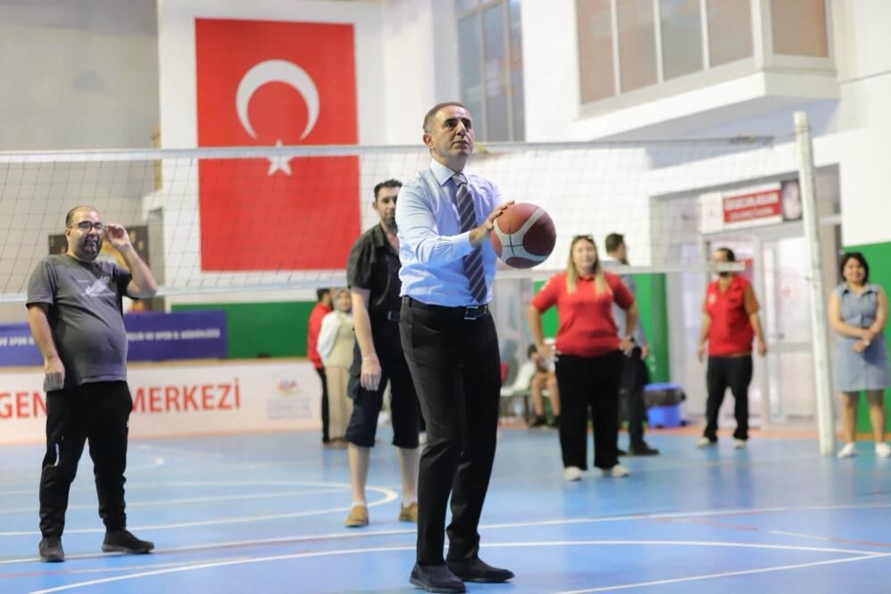 Vali Yardımcısı Cehveroğlu Gençlik Merkezini Ziyaret Etti (3)