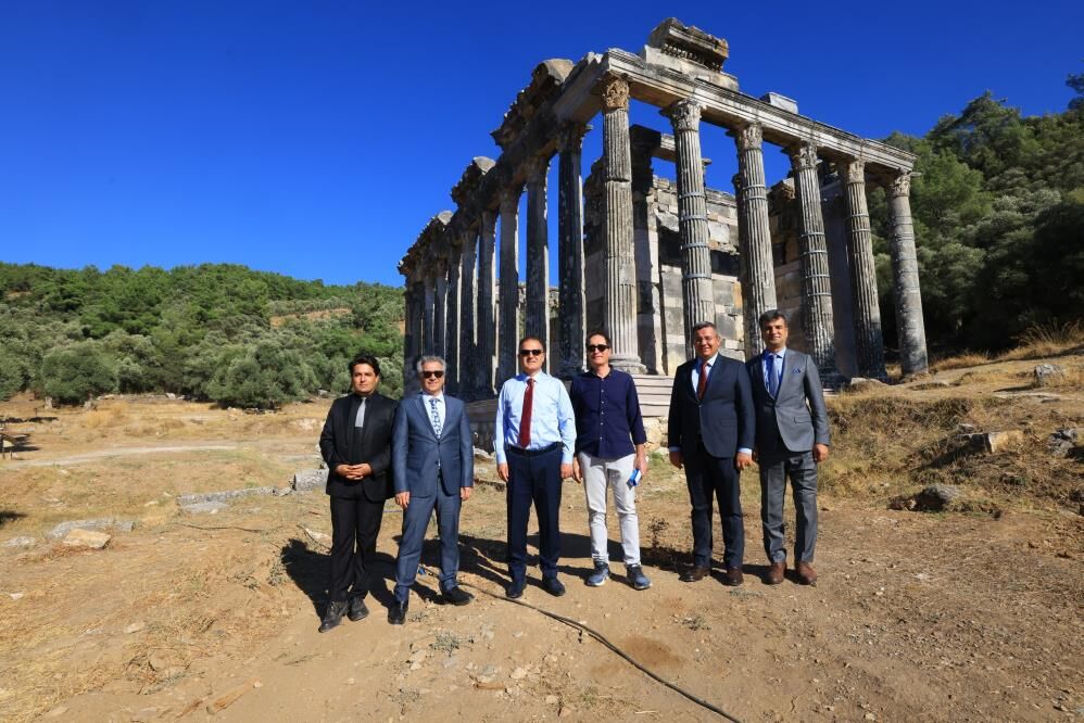 Vali Akbıyık Euromos Antik Kenti’ndeki çalışmaları inceledi