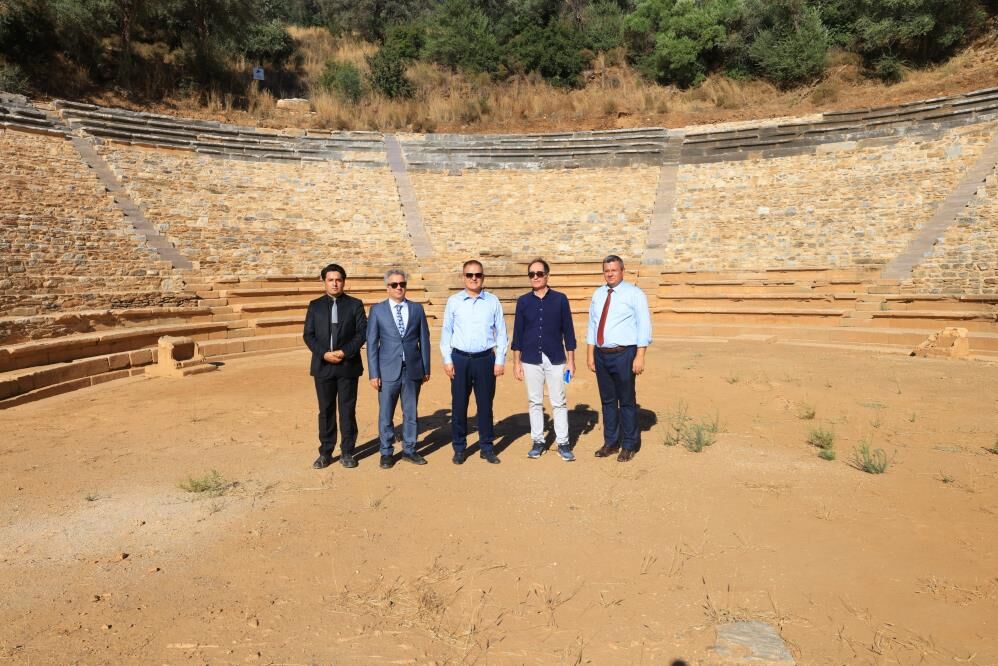 Vali Akbıyık Euromos Antik Kenti’ndeki Çalışmaları Inceledi (3)