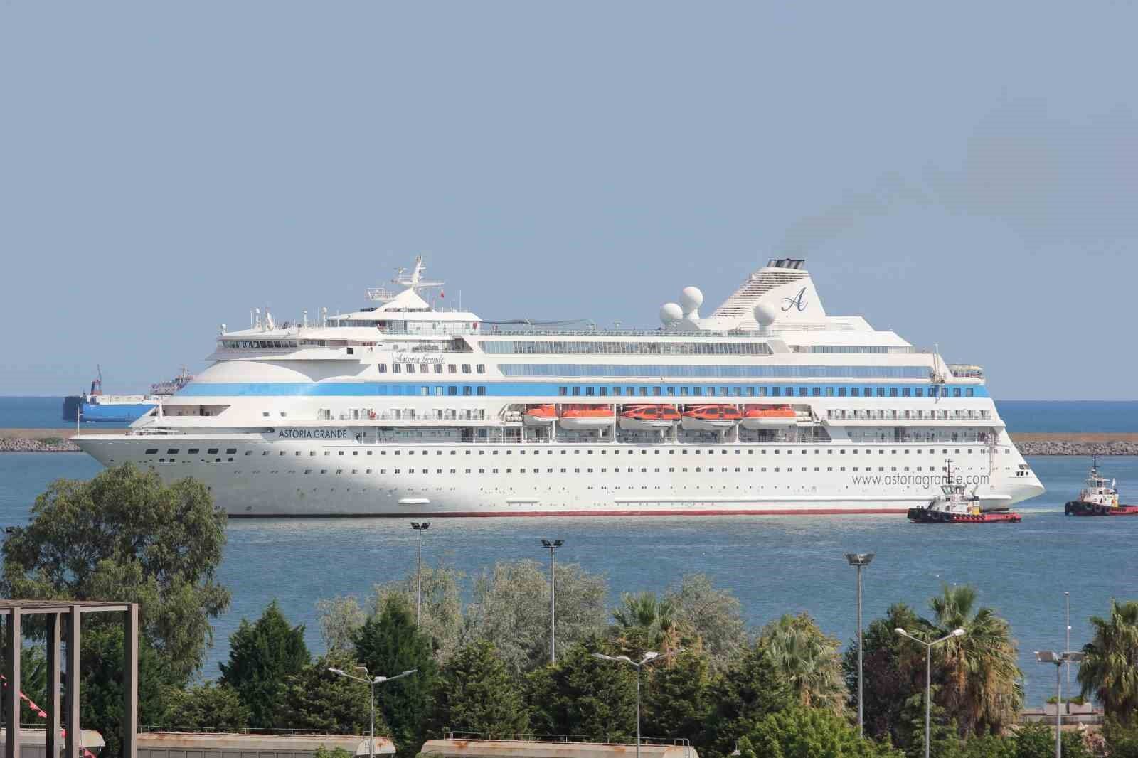 Marmaris Limanı’na Üç Kruvaziyer Gemisi Gelecek (2)