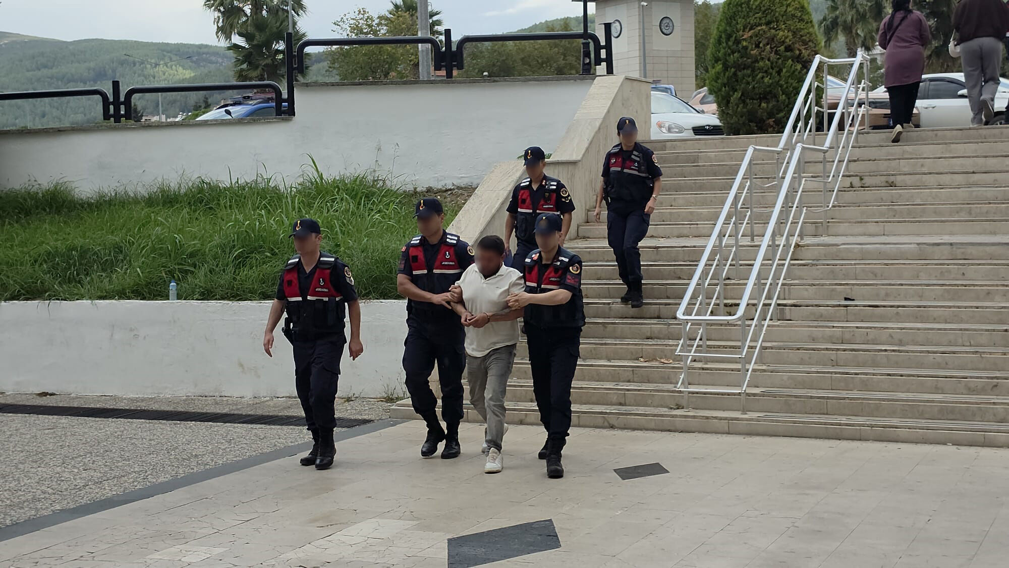 Menteşe’de Silahlı Olayın Şüphelisi Adliyeye Sevk Edildi-1