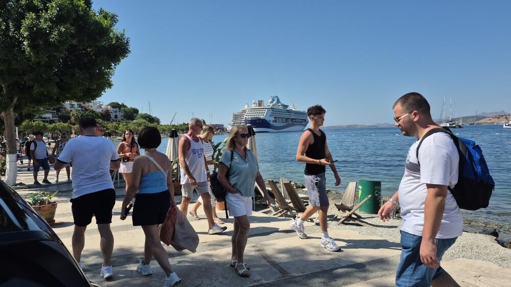 Bodrum’a Iki Kruvaziyerle 3 Bin 740 Kişi Geldi (3)