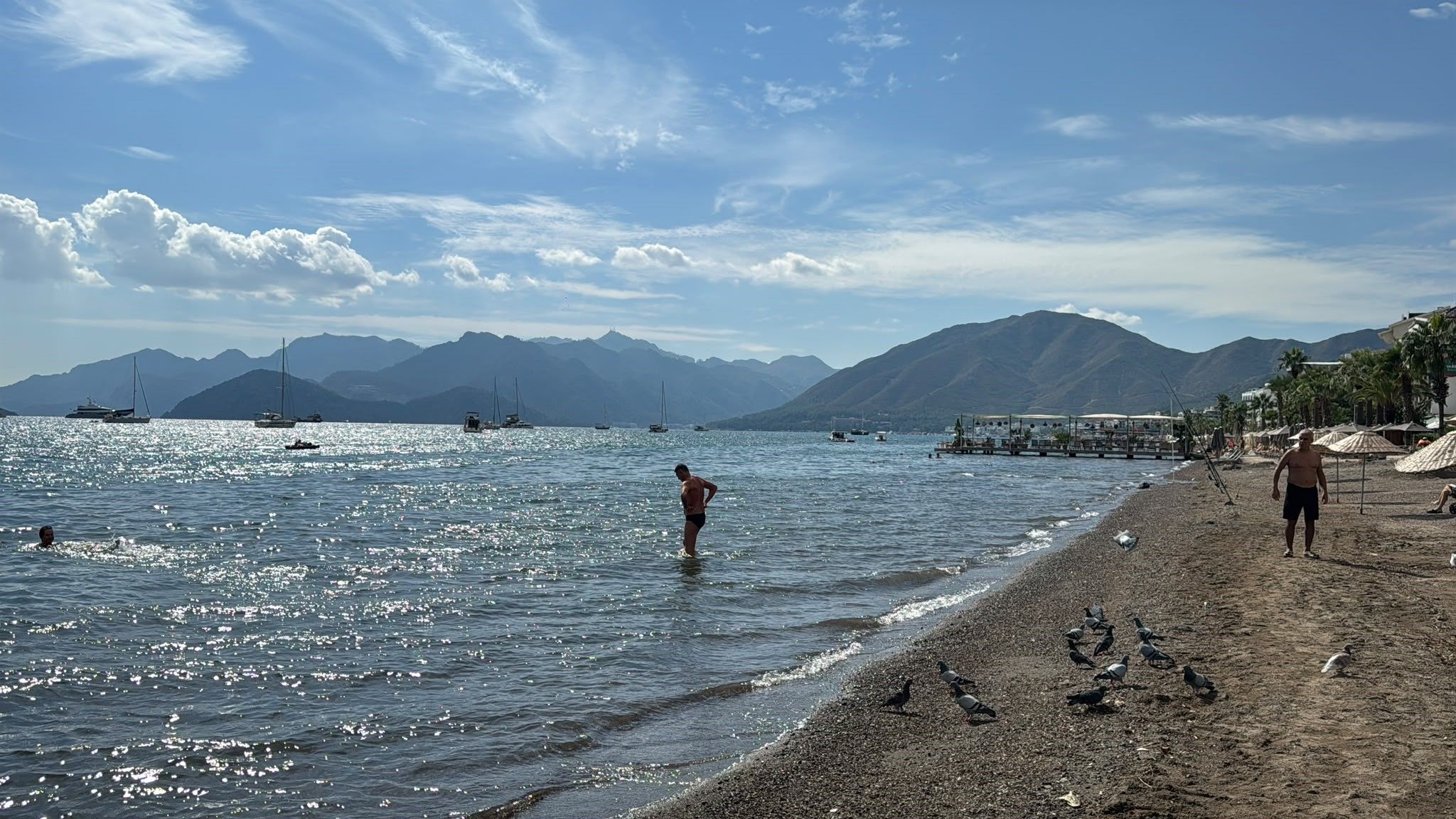 Marmaris’te ekim ortasında deniz keyfi sürüyor