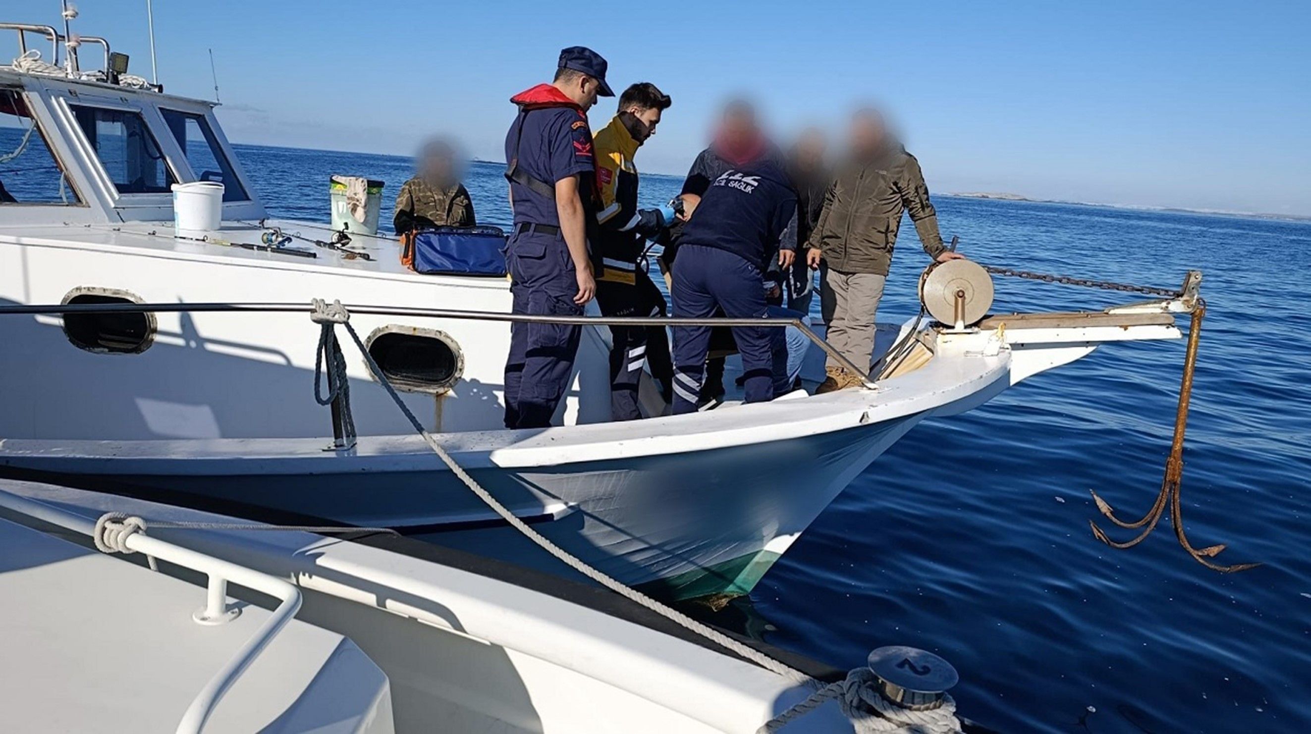 Teknede rahatsızlanan vatandaşa Sahil Güvenlik müdahalesi